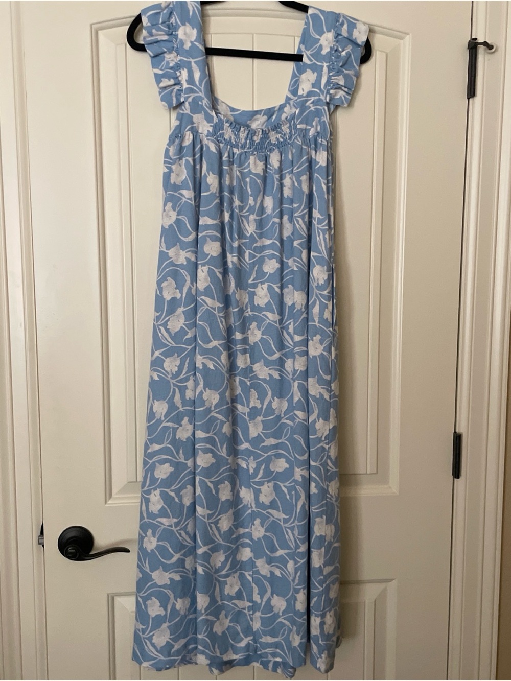 Light Blue Floral Ruffle-Sleeve  Dress - Picture 4 of 5
